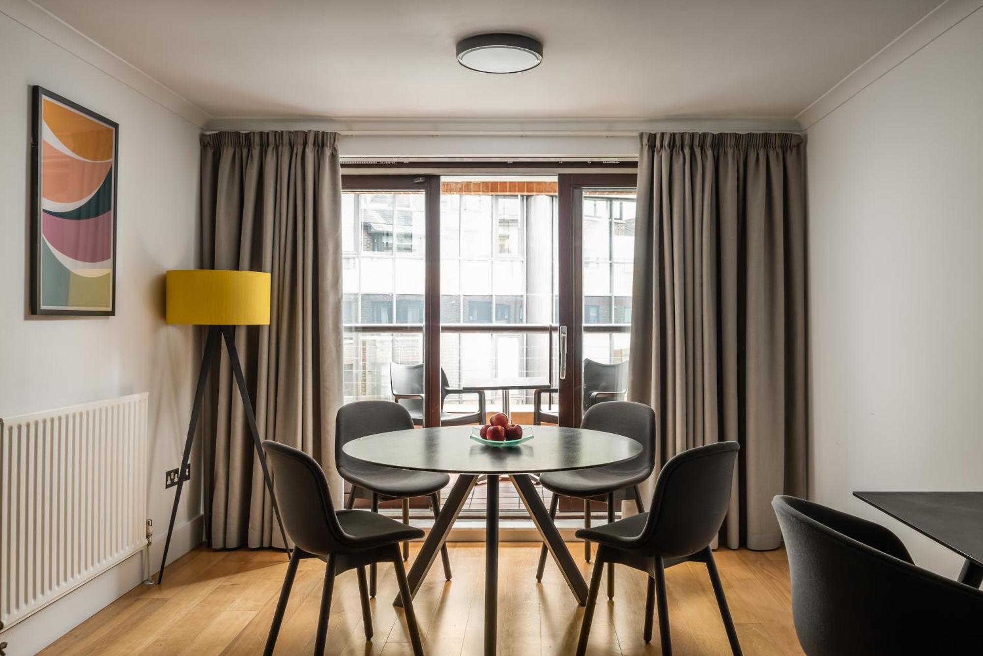 Monarch House - Serviced Apartments - Kensington London Ngoại thất bức ảnh