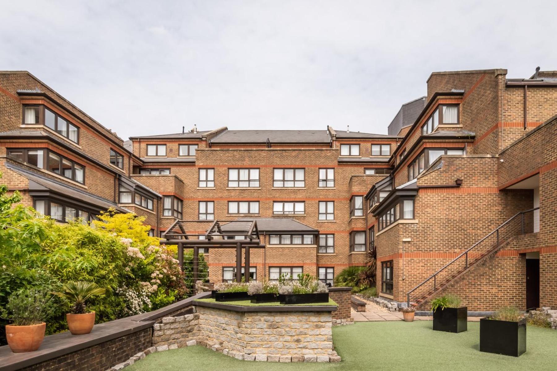 Monarch House - Serviced Apartments - Kensington London Ngoại thất bức ảnh