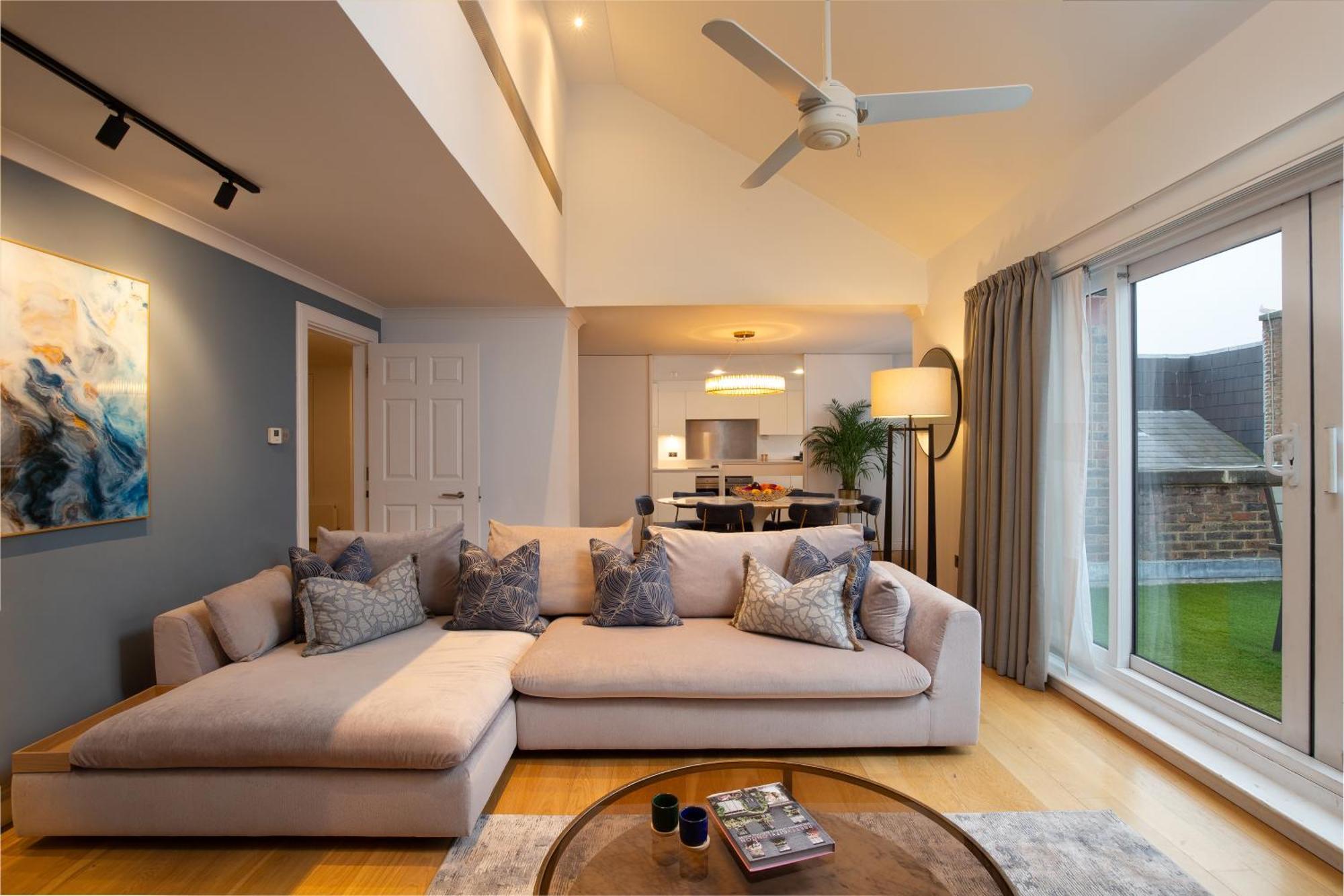 Monarch House - Serviced Apartments - Kensington London Ngoại thất bức ảnh