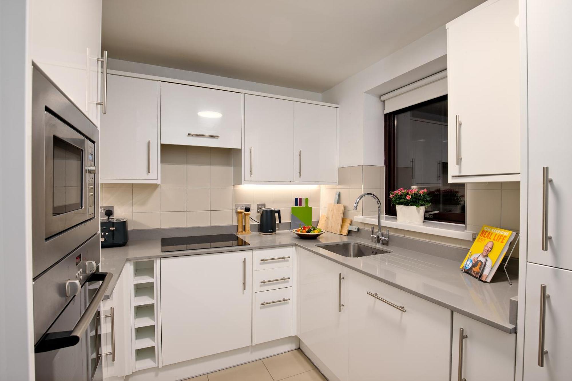 Monarch House - Serviced Apartments - Kensington London Ngoại thất bức ảnh